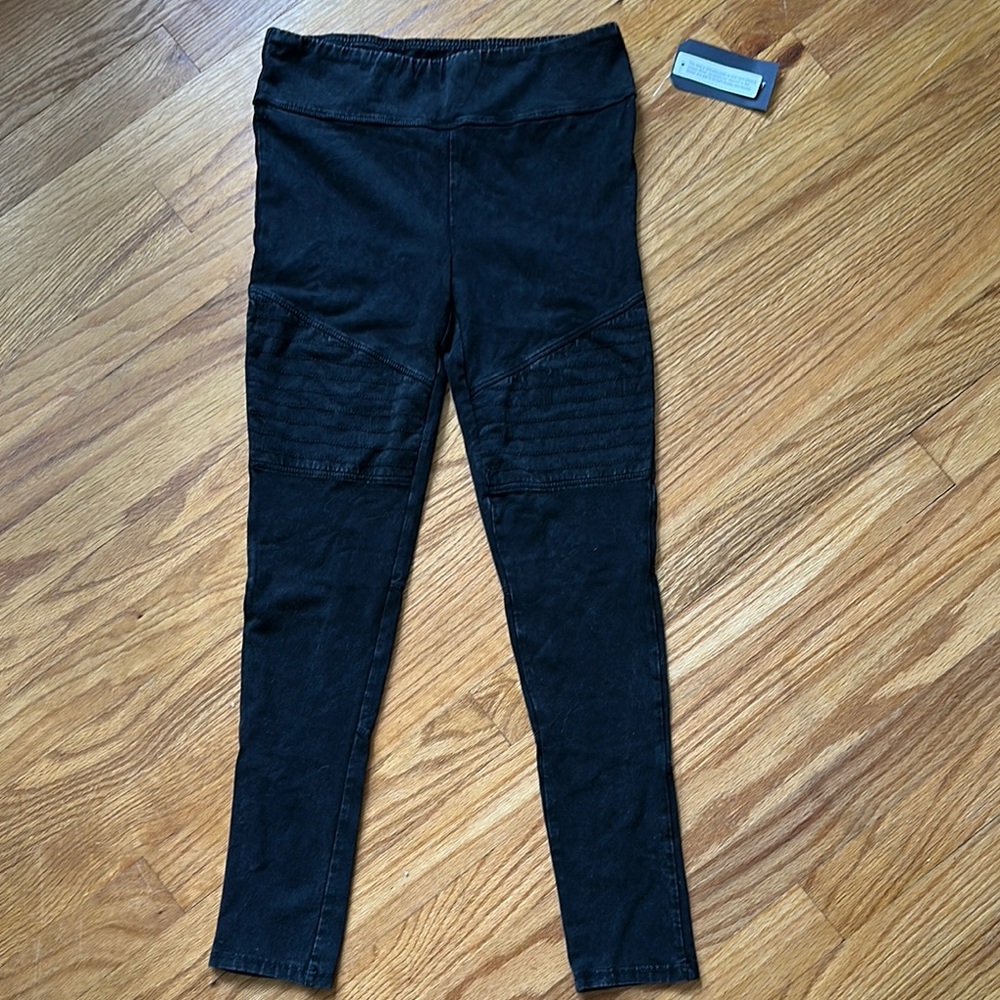 Melrose and Market Black Tag